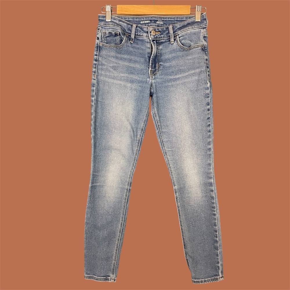 Old Navy Women’s Blue Light Wash Rockstar Super Skinny Jeans Size 4